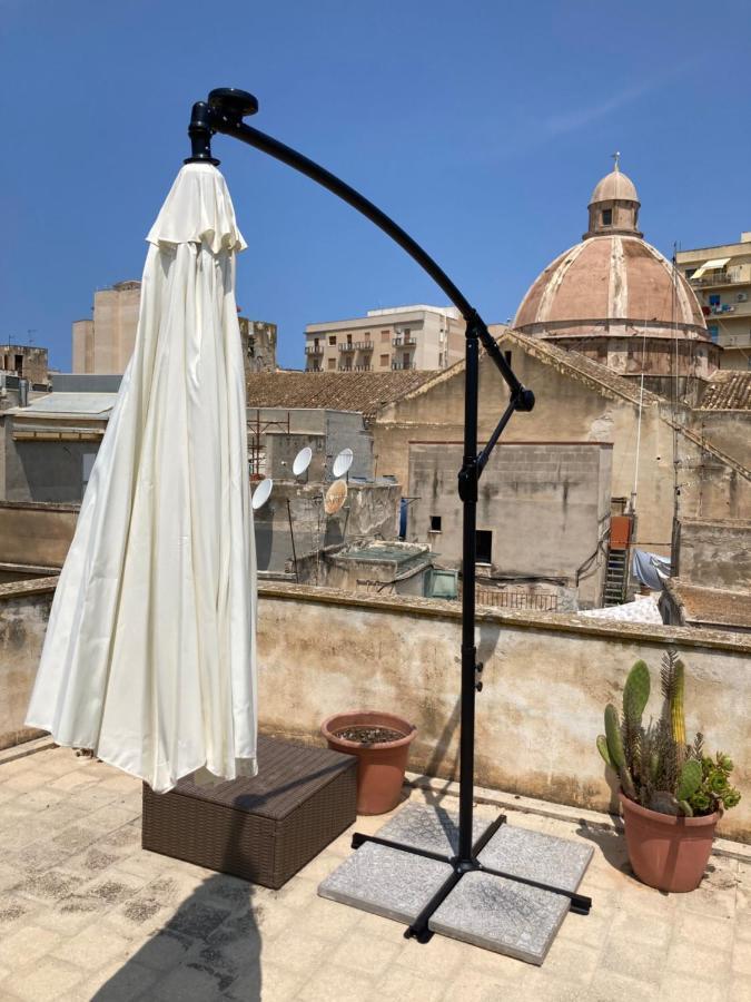 Apartamento Bradamante Little Tower Trapani Exterior foto